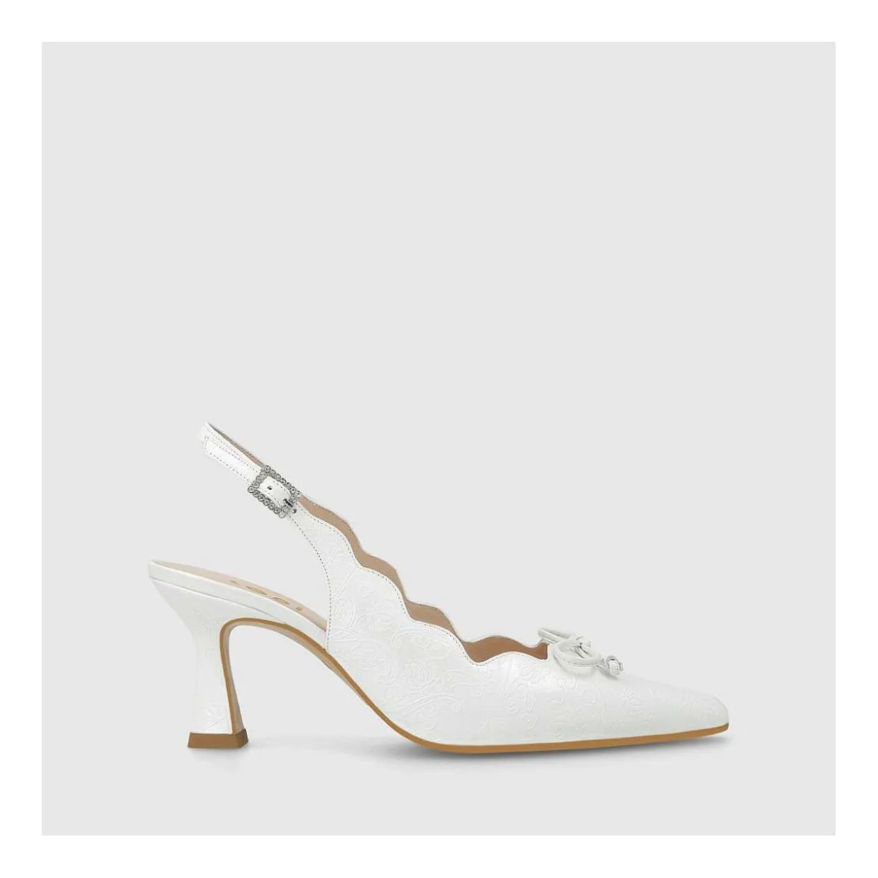 salones_de_novia_blancos_gemarino_0.webp Flash Sale Salones De Novia Blancos Gemari-No Mujer Salones De Novia