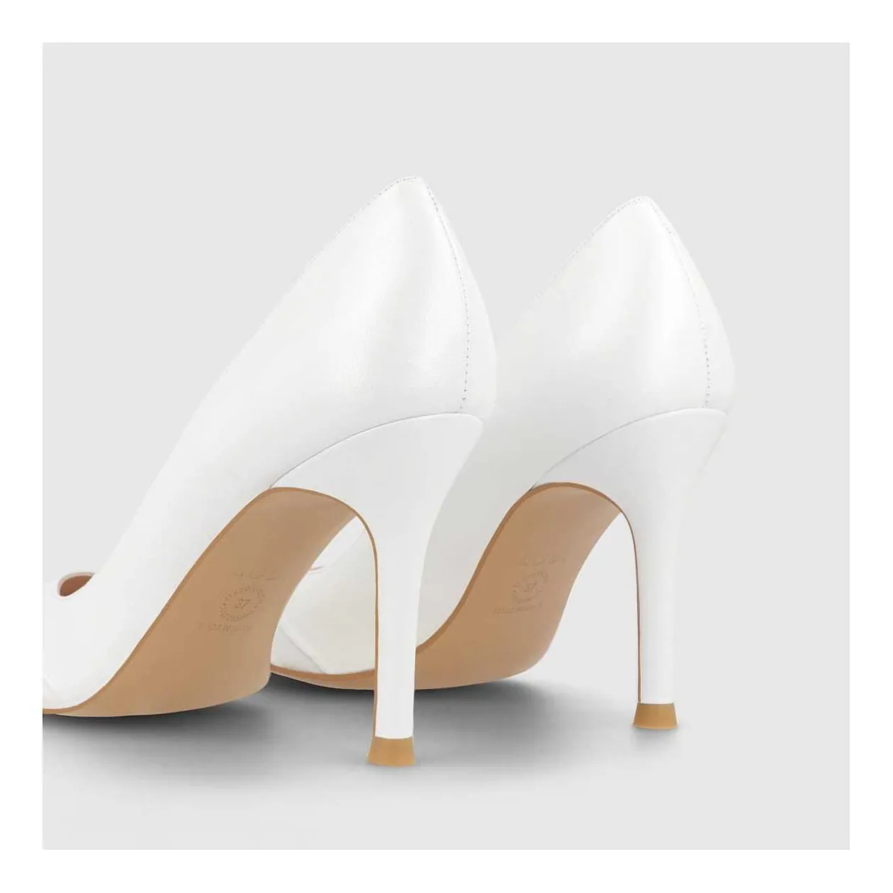 salones_de_novia_blancos_sabi_3.webp Outlet Salones De Novia Blancos Sabi Mujer Salones De Novia