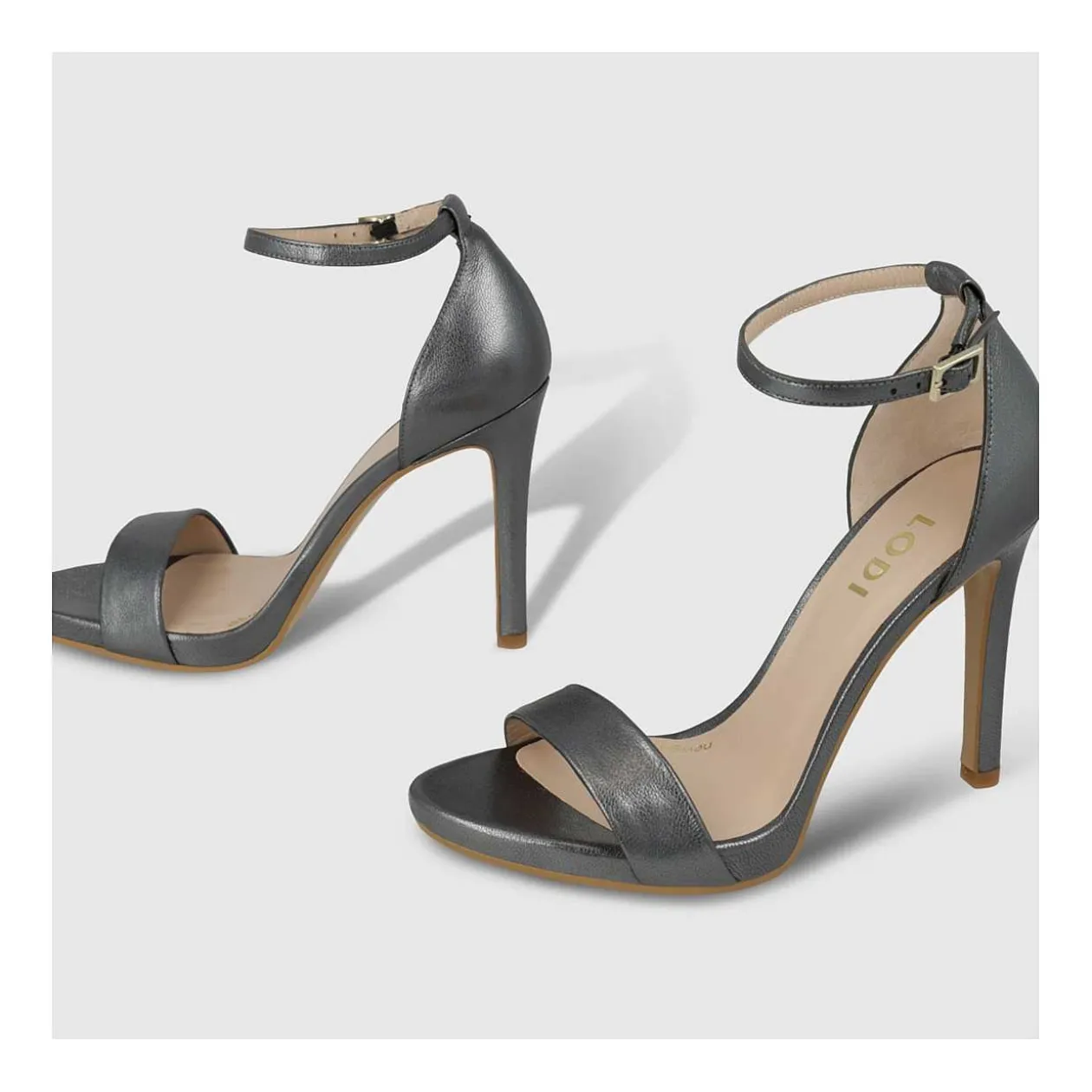 sandalias_plateadas_yurisa_2.webp Clearance Sandalias Plateadas Yurisa Mujer Sandalias